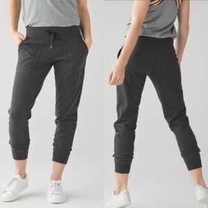 Lululemon Comfy As Sweat Pant, Size 6